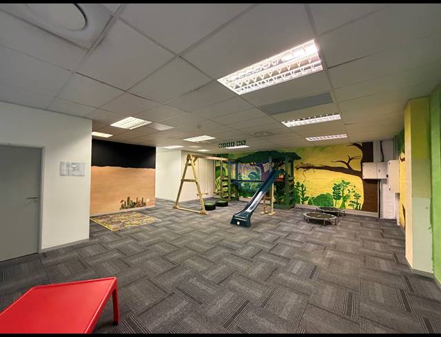 548M² OFFICE TO LET IN SOMERSET WEST MALL TRIANGLE